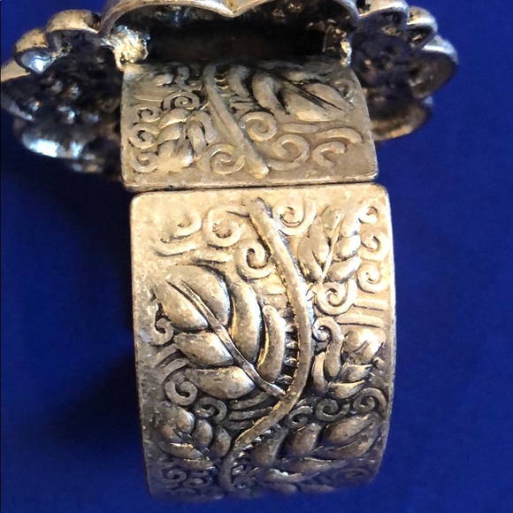 Flower Crystal Silver Bracelet - Picture 2 of 5